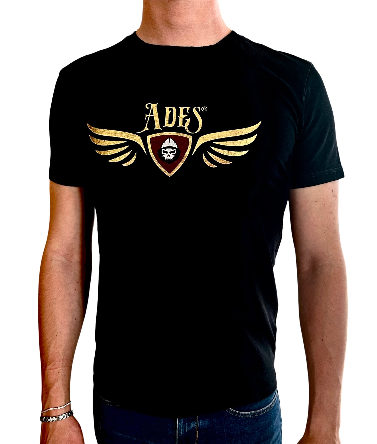 T-Shirt nera Ades